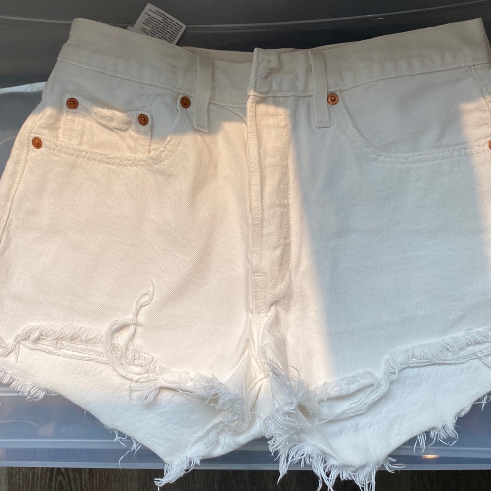 Levi’s women’s size 28 inch high waist cut off shorts